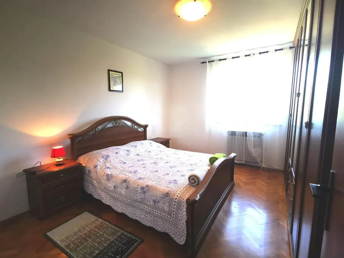 Apartment Irena 2, Free Parking, 10 Min From Sea Rovinj
