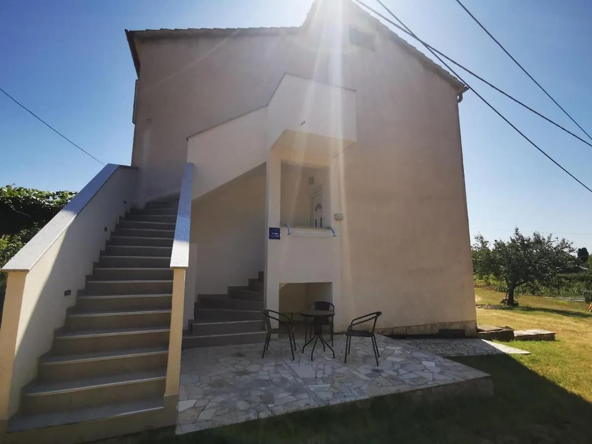 Apartment Irena 2, Free Parking, 10 Min From Sea Rovinj